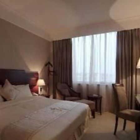Qingdao Royal Garden Hotel Esterno foto