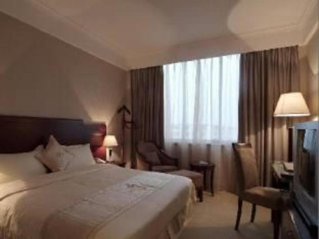 Qingdao Royal Garden Hotel Esterno foto