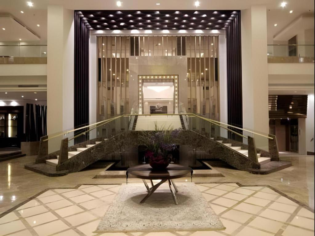 Qingdao Royal Garden Hotel Esterno foto