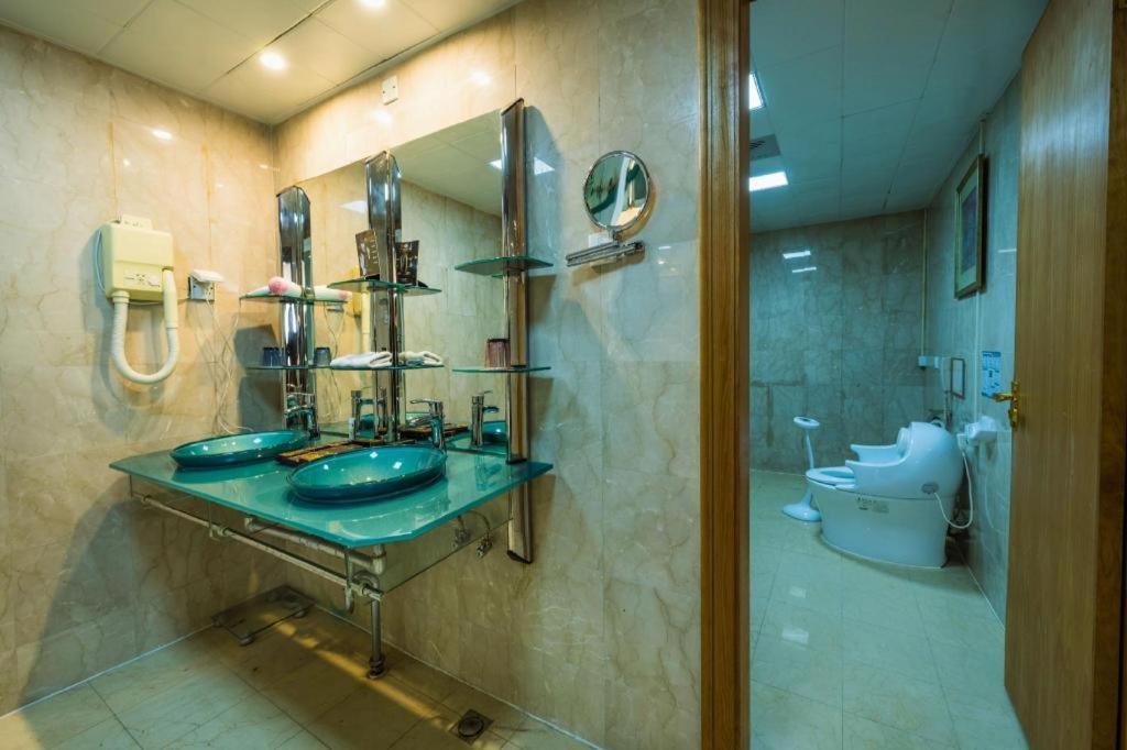 Qingdao Royal Garden Hotel Esterno foto