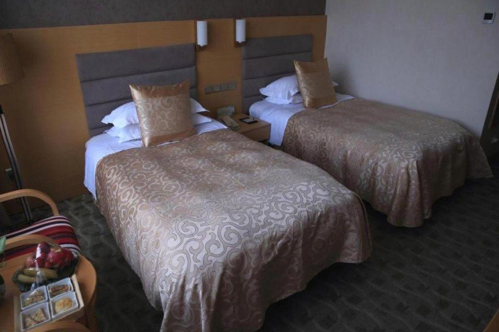 Qingdao Royal Garden Hotel Esterno foto