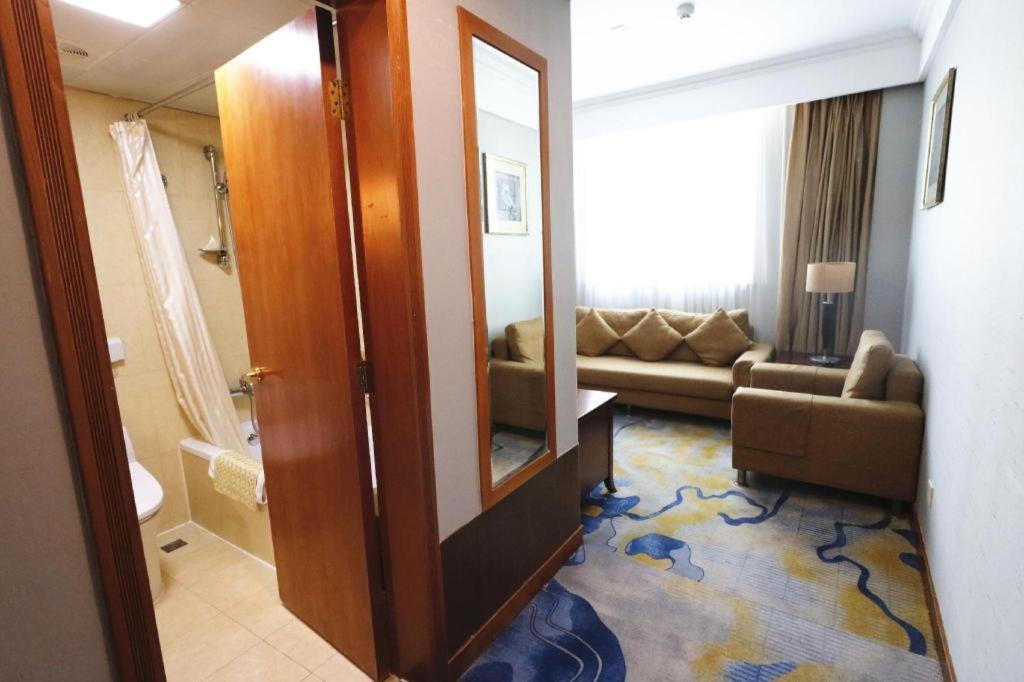 Qingdao Royal Garden Hotel Esterno foto