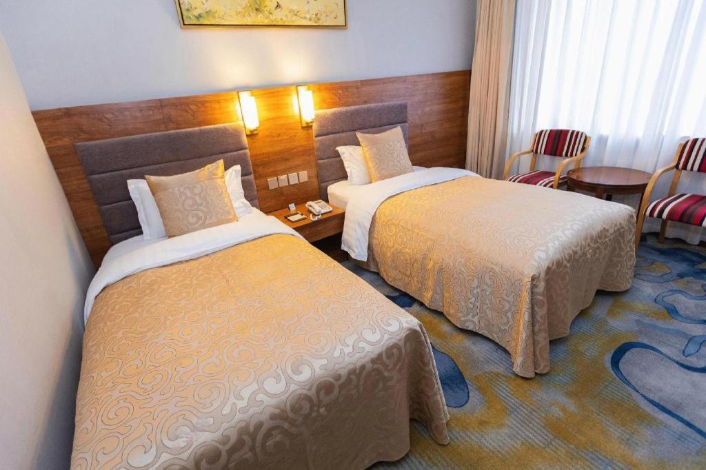 Qingdao Royal Garden Hotel Esterno foto