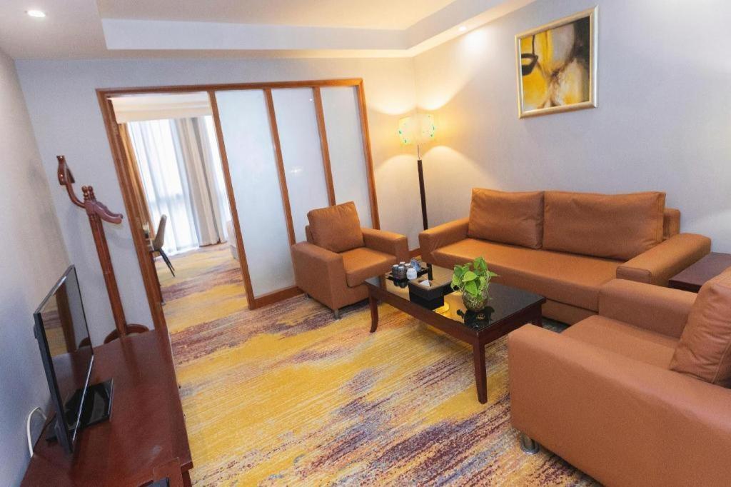 Qingdao Royal Garden Hotel Esterno foto