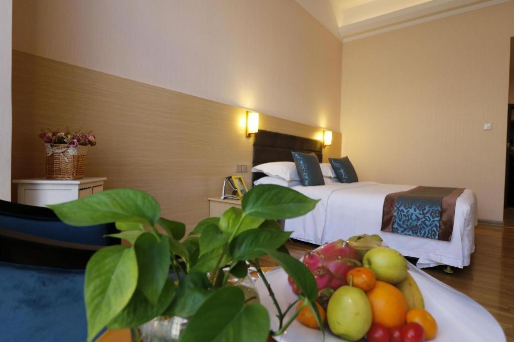 Qingdao Royal Garden Hotel Esterno foto