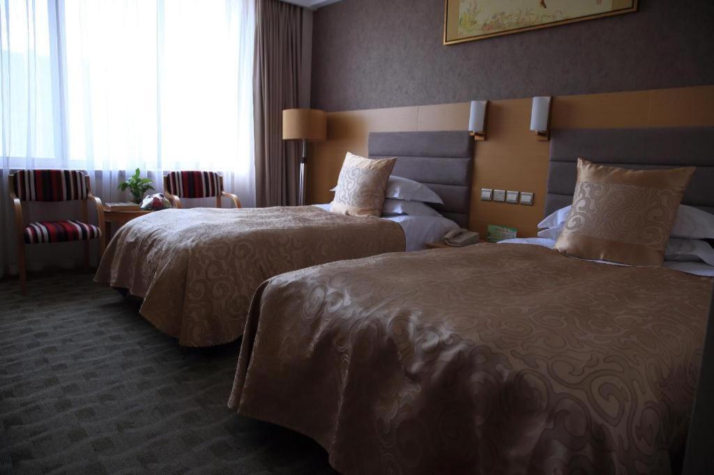 Qingdao Royal Garden Hotel Esterno foto