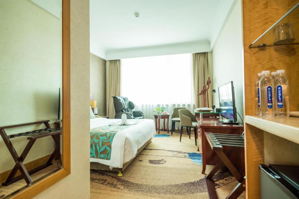 Qingdao Royal Garden Hotel Esterno foto