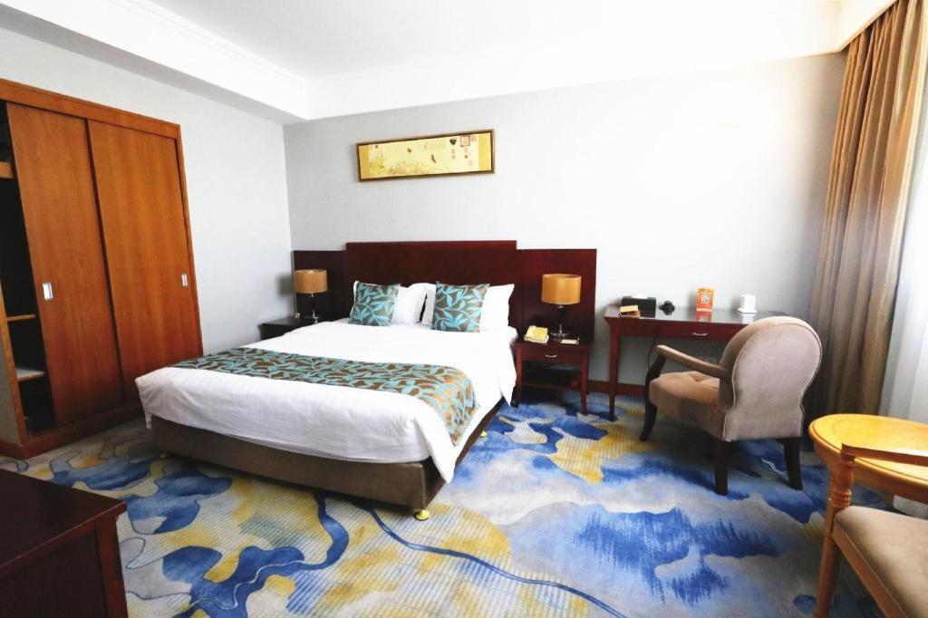Qingdao Royal Garden Hotel Esterno foto
