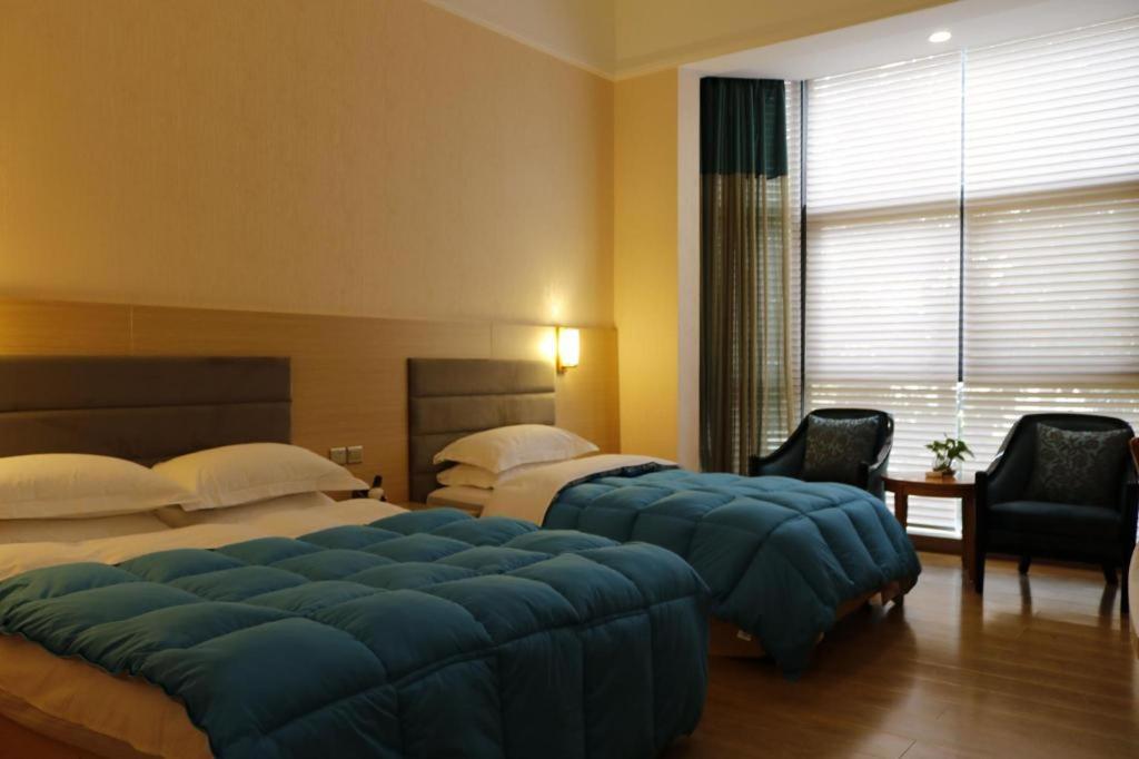 Qingdao Royal Garden Hotel Esterno foto