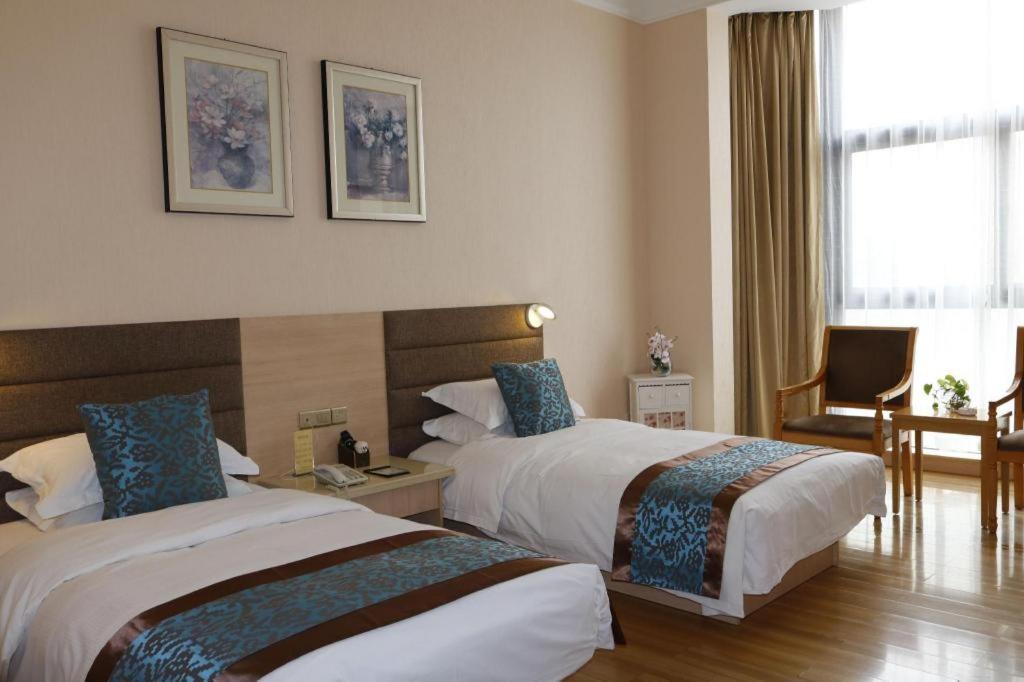 Qingdao Royal Garden Hotel Esterno foto