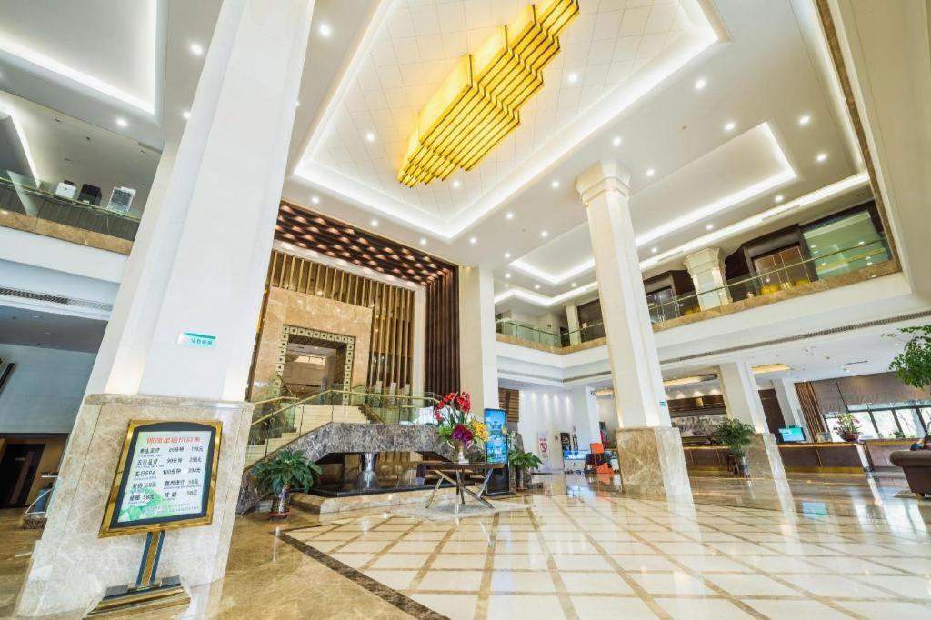 Qingdao Royal Garden Hotel Esterno foto