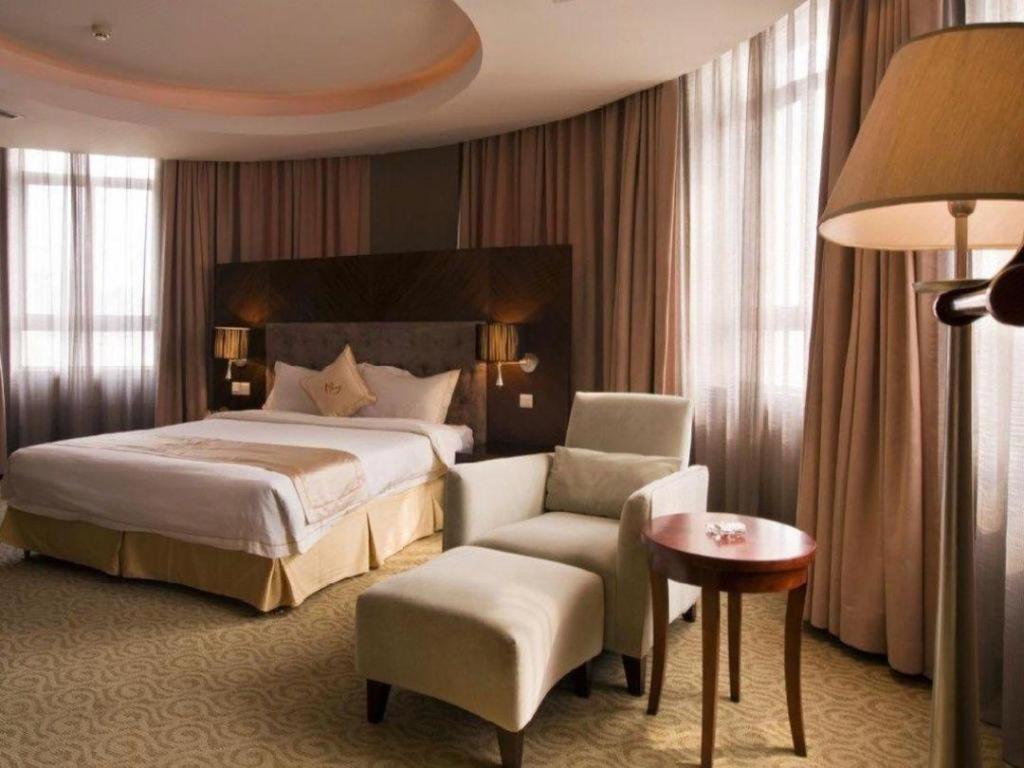 Qingdao Royal Garden Hotel Esterno foto