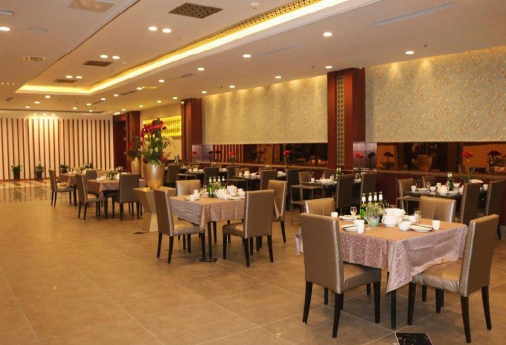 Qingdao Royal Garden Hotel Esterno foto